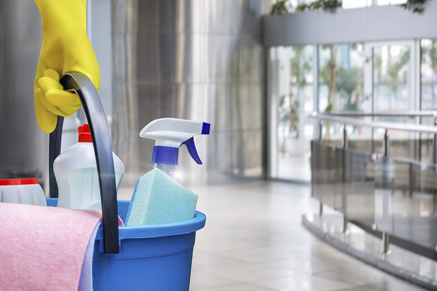 Commercial cleaning service hull